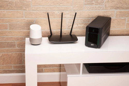 UPS APC Easy UPS 900VA Tower 480W 2x Schuko BVX900LI-GR